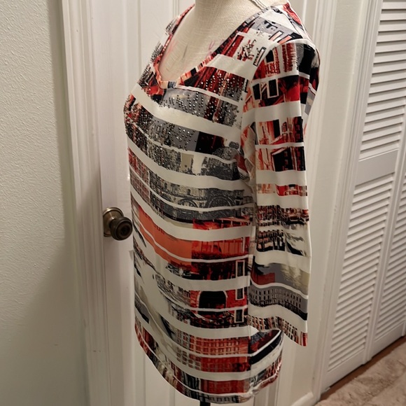 Onque Casuals blouse with rhinestones - Picture 5 of 7